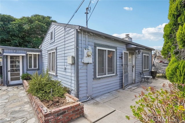 Detail Gallery Image 1 of 15 For 1385 Turquoise Ave, Mentone,  CA 92359 - 2 Beds | 1 Baths