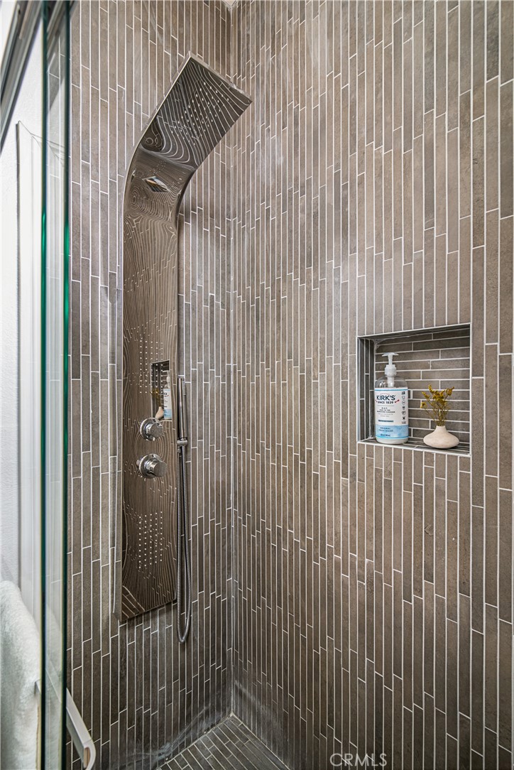 https://media.crmls.org/medias/62ae395a-9c86-40b3-b42c-19fc5b0d7b90.jpg?preset=X-Large