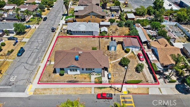 1099 W Congress Street, San Bernardino CA: https://media.crmls.org/medias/62aea6dc-0f3c-440c-bf3c-37780250f64d.jpg