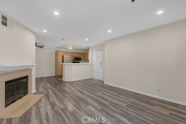 Detail Gallery Image 10 of 45 For 5744 Oak Bend Ln #203,  Oak Park,  CA 91377 - 1 Beds | 1 Baths