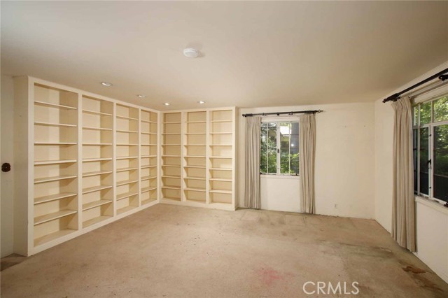 1075 Pine Oak Lane, Pasadena CA: https://media.crmls.org/medias/62af5335-9c56-4e4a-8ab6-0e33695548ed.jpg