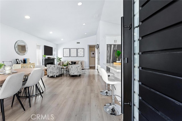 Detail Gallery Image 5 of 60 For 11715 Garrick Ave, Sylmar,  CA 91342 - 3 Beds | 2 Baths