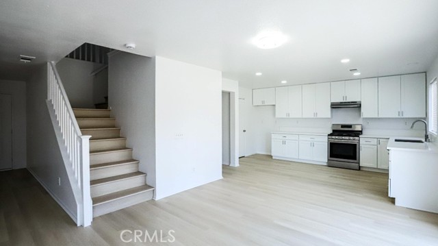 9476 Plum Court, Hesperia CA: https://media.crmls.org/medias/62b0c7a8-3009-408c-81ff-9adf178d0f1d.jpg