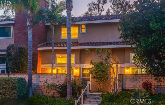 Detail Gallery Image 23 of 31 For 21066 Poolside, Huntington Beach,  CA 92648 - 2 Beds | 2/1 Baths