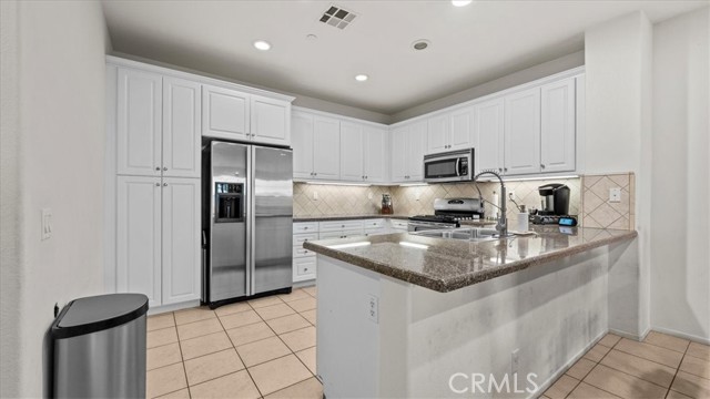 12533 Cipriano Lane, Eastvale CA: https://media.crmls.org/medias/62b1288a-df6d-44af-a940-2aa722d10bdb.jpg
