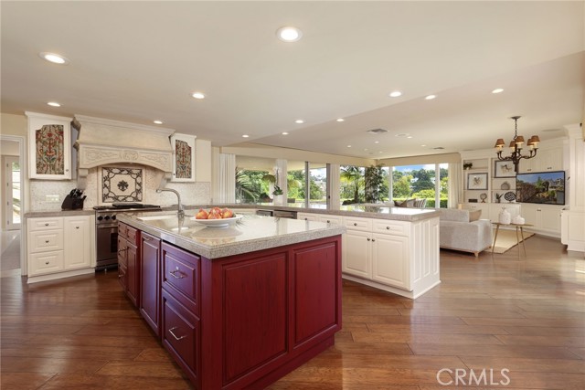Detail Gallery Image 4 of 23 For 4 Rue Grand Ducal, Newport Beach,  CA 92660 - 4 Beds | 5/1 Baths