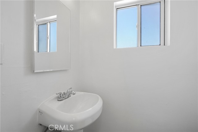 Detail Gallery Image 33 of 57 For 44043 Hoban Ave, Lancaster,  CA 93534 - 4 Beds | 1/1 Baths