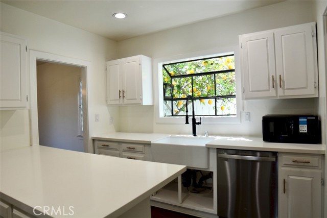Detail Gallery Image 8 of 27 For 679 La Mirada, San Marino,  CA 91108 - 3 Beds | 2 Baths