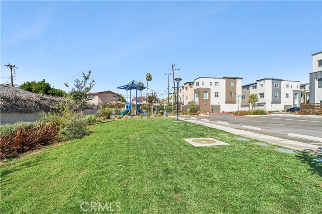 Detail Gallery Image 25 of 35 For 14035 Zirconia Ln #4,  Gardena,  CA 90247 - 4 Beds | 3/1 Baths