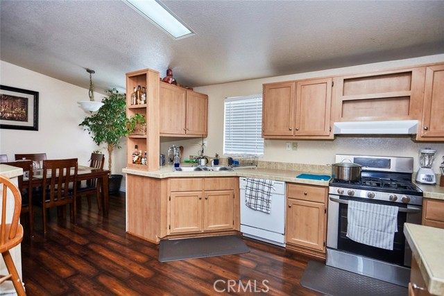 Detail Gallery Image 17 of 37 For 11025 Locust Ave, Lucerne Valley,  CA 92356 - 3 Beds | 2 Baths