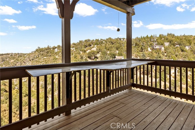 Detail Gallery Image 14 of 36 For 949 Trinity Dr, Lake Arrowhead,  CA 92352 - 3 Beds | 2/1 Baths