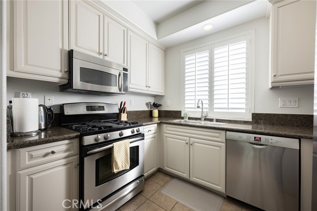 142 Pantheon, Irvine CA: https://media.crmls.org/medias/62b3492a-6d4f-413c-a449-9defd7b7b5e7.jpg