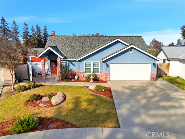 Detail Gallery Image 5 of 49 For 5028 W Hillsdale, Visalia,  CA 93291 - 3 Beds | 1/1 Baths
