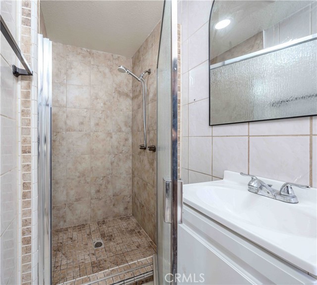 Detail Gallery Image 26 of 33 For 123 S Olive St, Anaheim,  CA 92805 - 4 Beds | 3 Baths