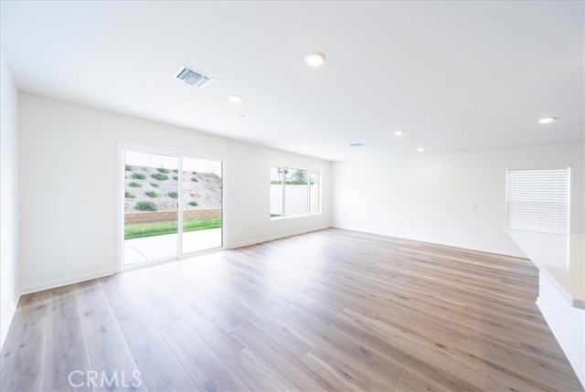 Detail Gallery Image 9 of 47 For 25432 Cetara, Homeland,  CA 92548 - 5 Beds | 3/1 Baths