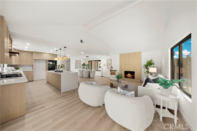 4700 Emerald Avenue, La Verne CA: https://media.crmls.org/medias/62b55536-122c-4c9d-85e0-25a8f42d36c4.jpg