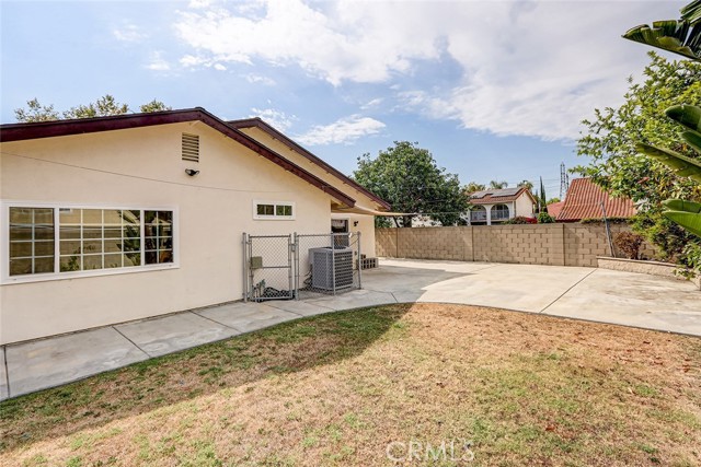 20102 Plaza De Madrid, Cerritos CA: https://media.crmls.org/medias/62b5e9b0-410d-425f-90e0-27f01a38b737.jpg