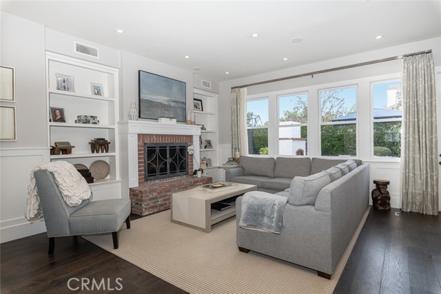 1930 Port Bishop Place, Newport Beach CA: https://media.crmls.org/medias/62b6b278-5517-48b7-a4a5-c6ae7be3c047.jpg