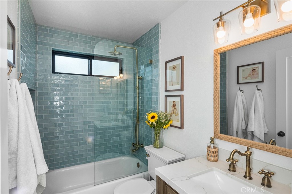 62b71ec0 E13a 41db 9718 70fa6e6a7f11