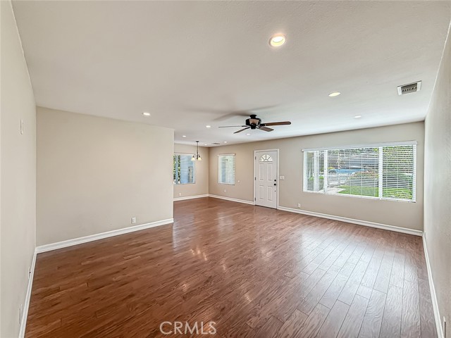 Detail Gallery Image 10 of 24 For 51 Quinta Vista, Thousand Oaks,  CA 91362 - 3 Beds | 2 Baths