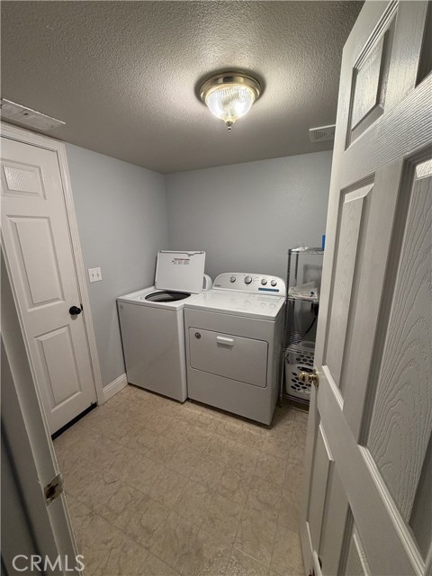 Detail Gallery Image 17 of 39 For 3758 Larkspur, Merced,  CA 95348 - 5 Beds | 3/1 Baths