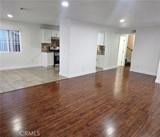 5015 Halldale Avenue, Los Angeles CA: https://media.crmls.org/medias/62b96c56-df56-4b4b-b878-c8ae47076433.jpg