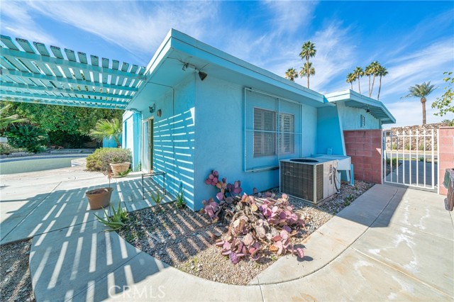 Detail Gallery Image 24 of 51 For 5191 E Lakeside Dr, Palm Springs,  CA 92264 - 3 Beds | 2 Baths