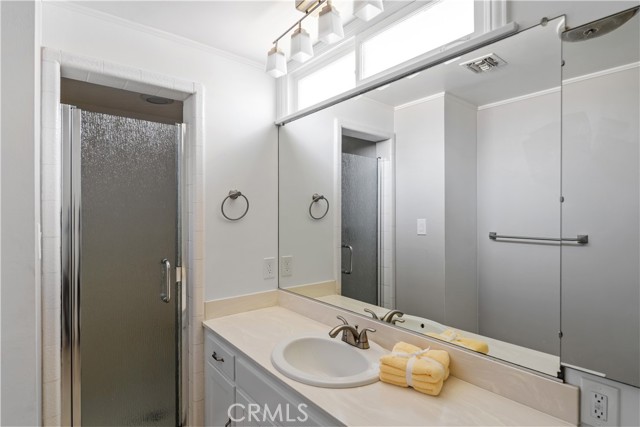 Detail Gallery Image 12 of 19 For 23017 Sylvan Street, Woodland Hills,  CA 91367 - 3 Beds | 2/1 Baths