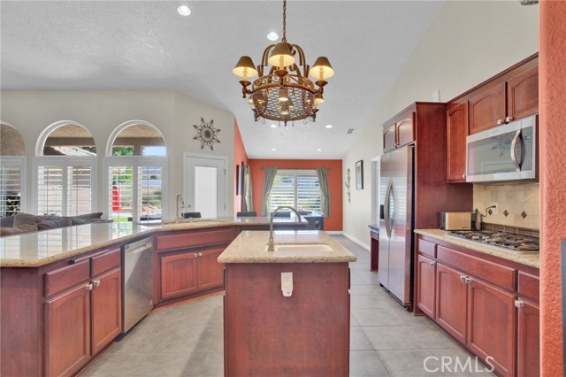 Detail Gallery Image 17 of 56 For 4965 Sunnyslope Rd, Phelan,  CA 92371 - 5 Beds | 3 Baths