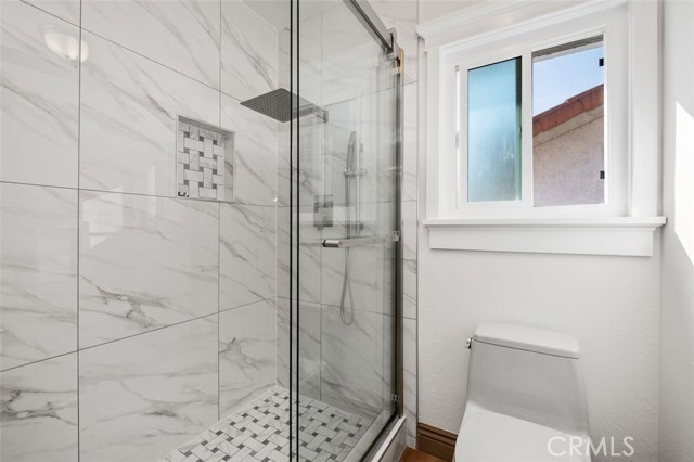 9 Aberdeen st, Irvine CA: https://media.crmls.org/medias/62bb3e3b-6970-4021-ac96-53f5c1132228.jpg