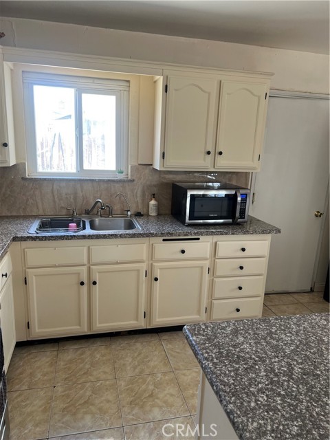 Detail Gallery Image 21 of 22 For 26832 6th St, Highland,  CA 92346 - 4 Beds | 2 Baths