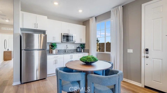 Detail Gallery Image 13 of 25 For 14193 Rollins St, Hesperia,  CA 92345 - 5 Beds | 3/1 Baths