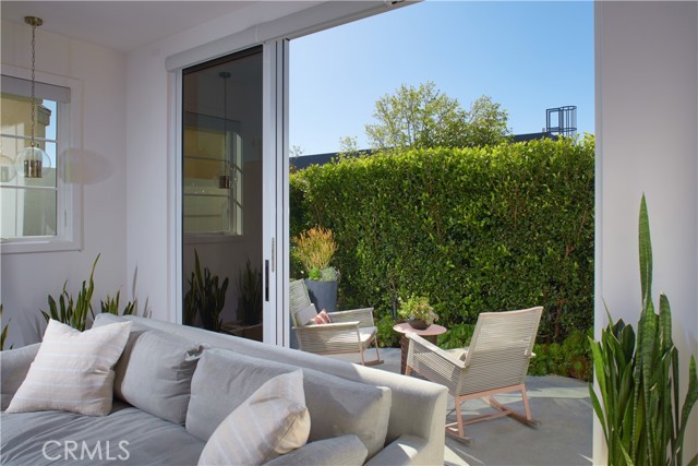 Detail Gallery Image 2 of 30 For 418 Larkspur, Corona Del Mar,  CA 92625 - 4 Beds | 4 Baths