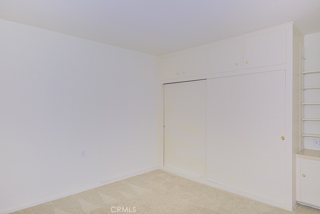 https://media.crmls.org/medias/62bc686e-22ff-453e-accb-af05a9df0be6.jpg?preset=X-Large