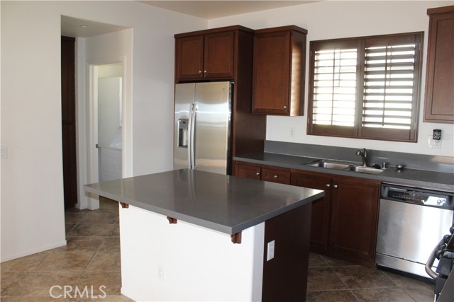 Detail Gallery Image 5 of 60 For 12427 Canal Dr #3,  Rancho Cucamonga,  CA 91739 - 2 Beds | 2/1 Baths