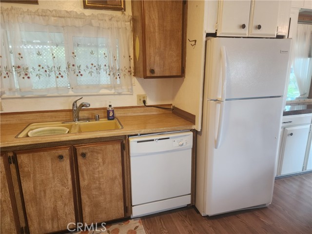 Image 18 of 23 For 10383 Larkin Road 50