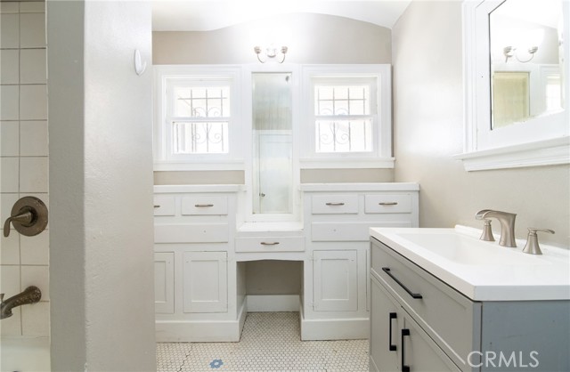 Detail Gallery Image 17 of 31 For 1104 W 89th St, Los Angeles,  CA 90044 - 4 Beds | 2 Baths