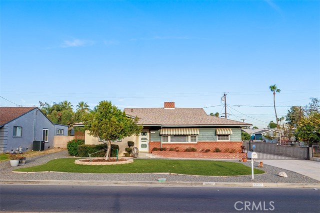 Detail Gallery Image 1 of 46 For 5047 Golden Ave, Riverside,  CA 92505 - 3 Beds | 2 Baths