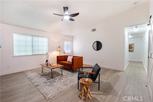 Detail Gallery Image 5 of 45 For 12830 Lakota Rd, Apple Valley,  CA 92308 - 4 Beds | 2 Baths
