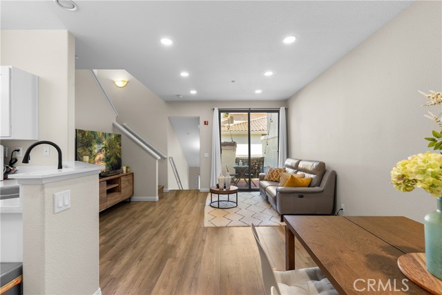 Detail Gallery Image 13 of 34 For 311 Falcon Creek, Irvine,  CA 92618 - 1 Beds | 1/1 Baths