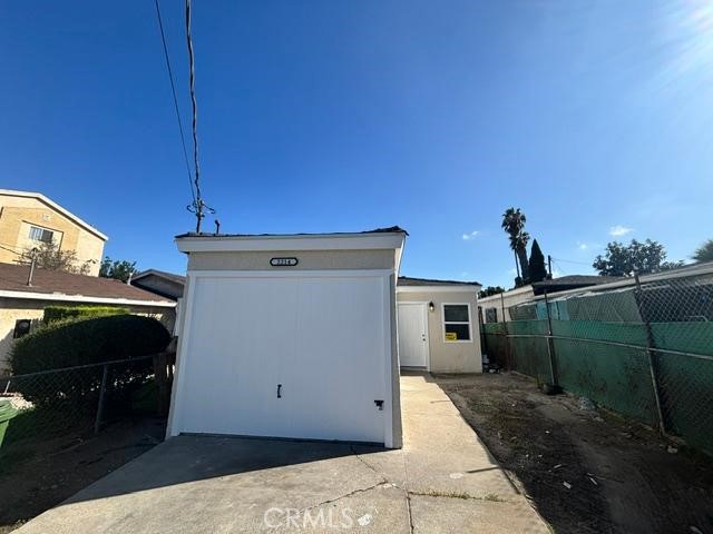2214 East 111th