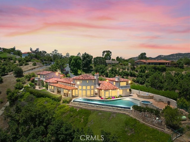 1917 Santa Margarita Drive, Fallbrook CA: https://media.crmls.org/medias/62bee97f-dfa1-43dc-95e3-67584b0747f8.jpg