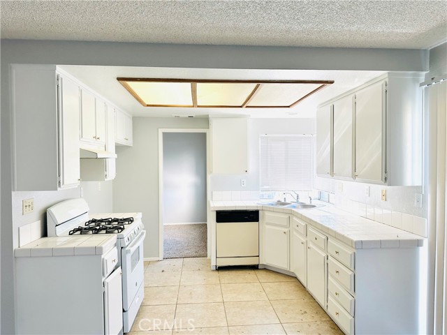 Detail Gallery Image 4 of 12 For 12205 Champlain St, Moreno Valley,  CA 92557 - 3 Beds | 2 Baths
