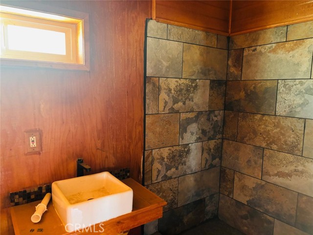 11690 Camp Rock Rd, Lucerne Valley CA: https://media.crmls.org/medias/62bf7ac0-033b-42dc-b014-dfccaa6c1bba.jpg