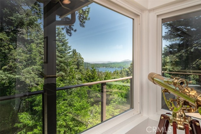 Detail Gallery Image 16 of 69 For 733 Crest Estates Dr, Lake Arrowhead,  CA 92352 - 5 Beds | 3/1 Baths