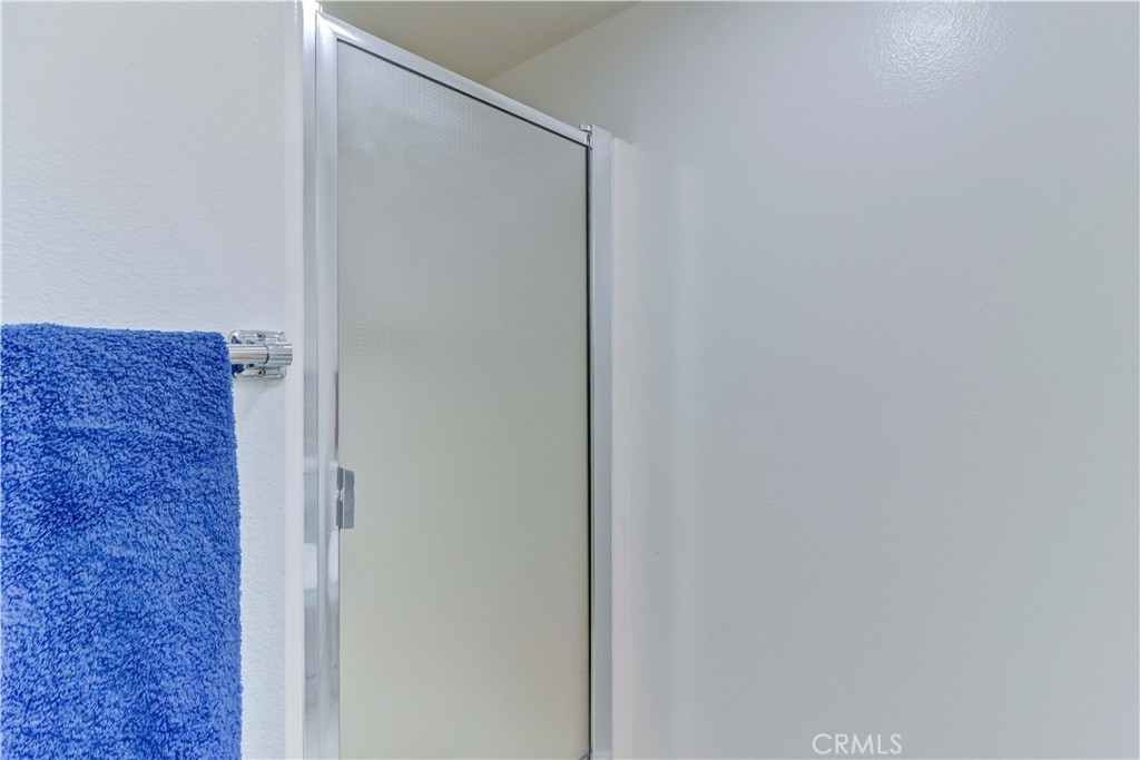 https://media.crmls.org/medias/62c0204d-ce6b-4ef9-a38b-d3946bf075c8.jpg?preset=X-Large