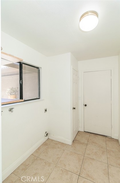 712 E Magill Avenue, Fresno CA: https://media.crmls.org/medias/62c039d3-37f4-46df-9ae5-5472d984e747.jpg
