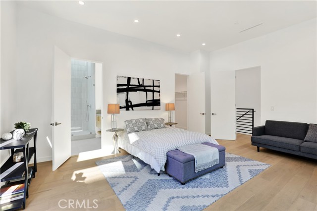 Detail Gallery Image 15 of 45 For 3949 Glenalbyn Dr, Los Angeles,  CA 90065 - 3 Beds | 2/1 Baths