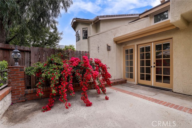 30452 Passageway Place, Agoura Hills CA: https://media.crmls.org/medias/62c0c242-8bae-4cec-b663-c40d09bf750c.jpg