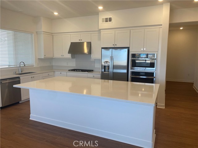 527 Mulligan, Irvine CA: https://media.crmls.org/medias/62c2abc2-8415-4608-9ed6-665088553306.jpg